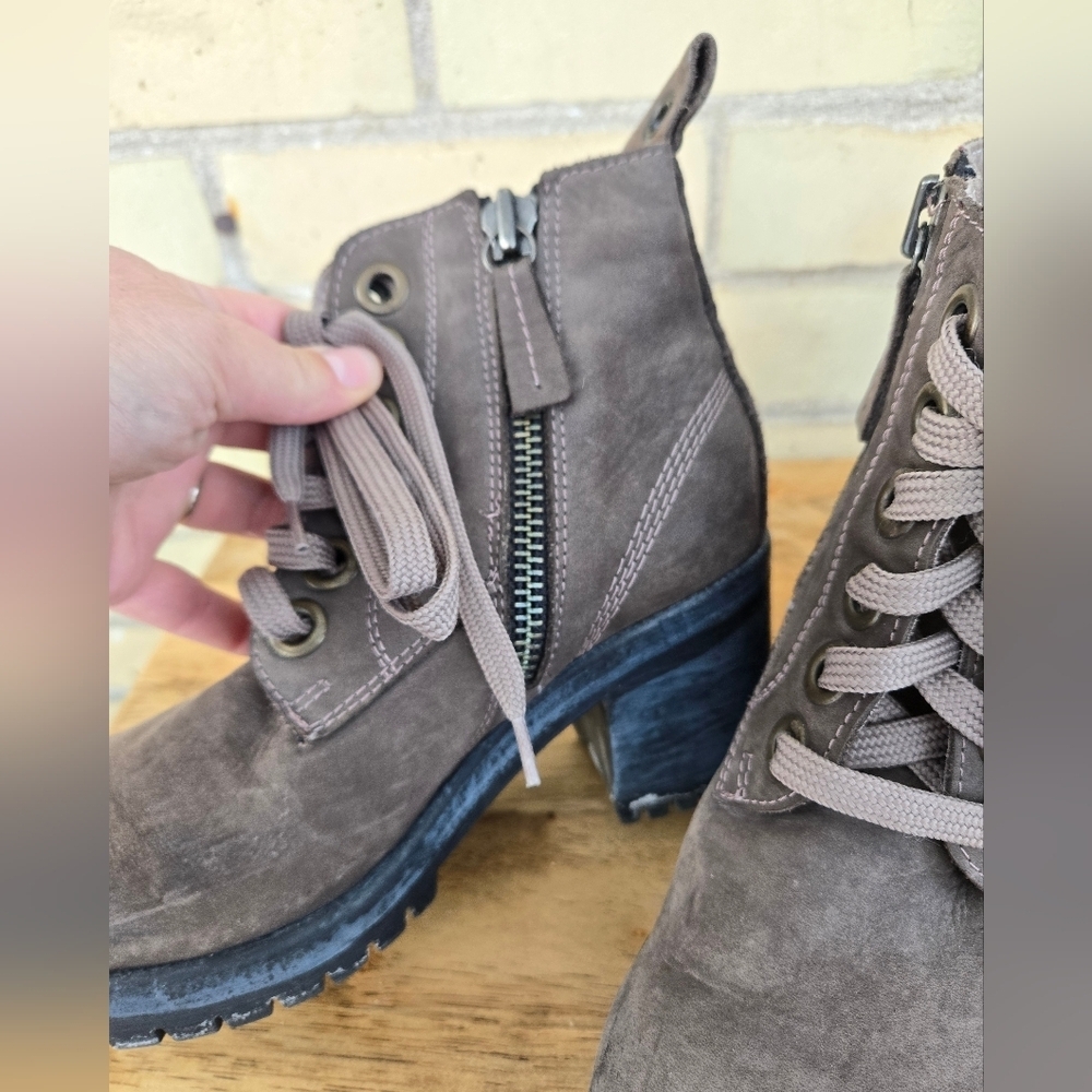 Bueno Leather Lace up Boots - Picture 4 of 9